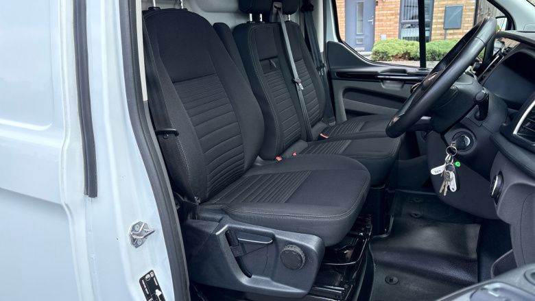 Ford Transit Custom 280 L1 Diesel Fwd 2.0 EcoBlue 130ps Low Roof Limited Van